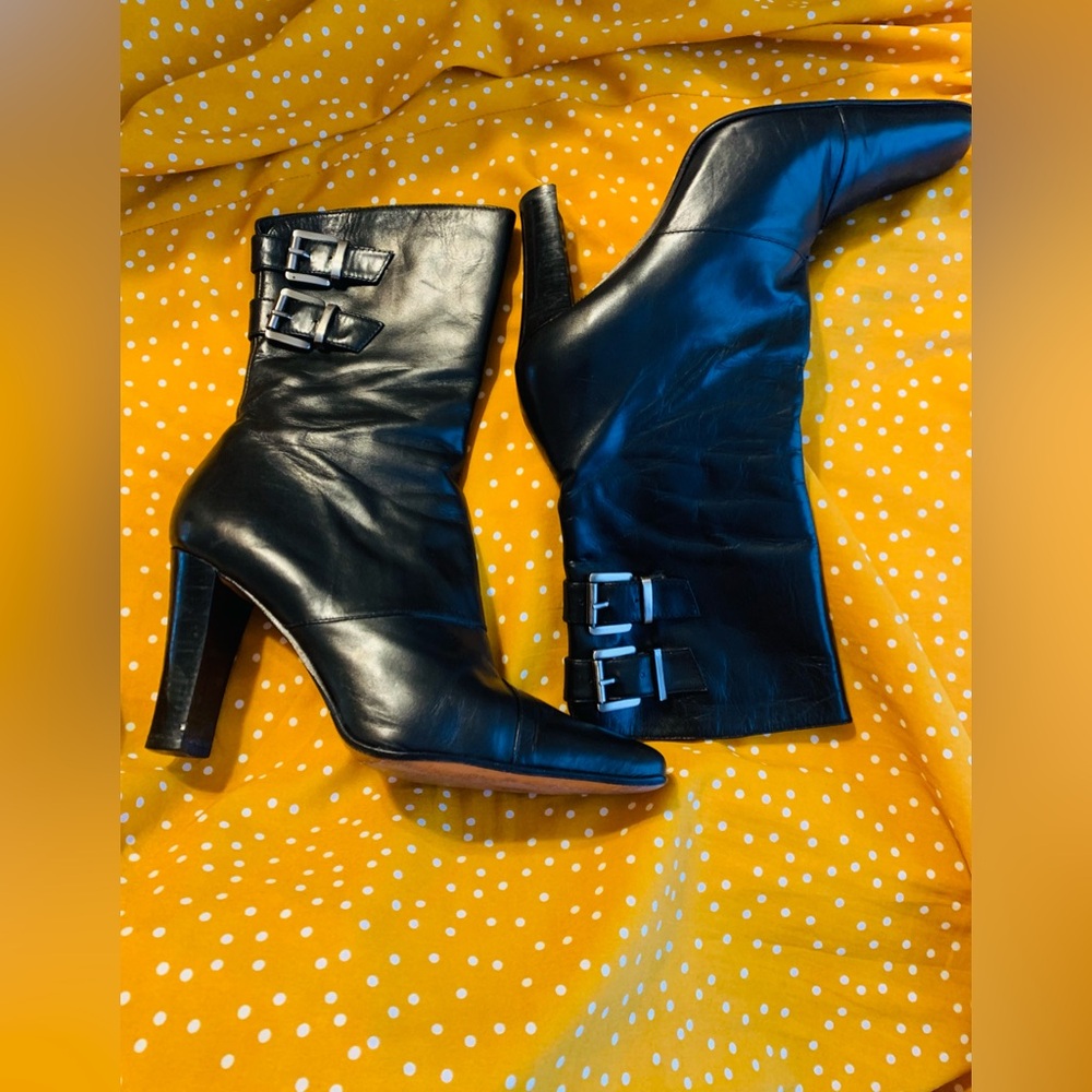 Charles David Women’s Leather Mid Calf Black Boots. Size 8. SKU 182